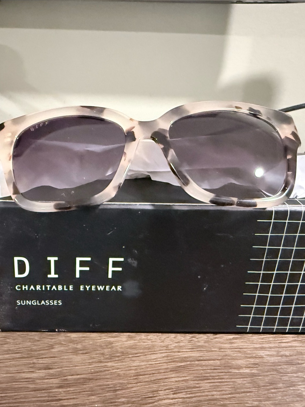 Diff Eyewear Cream Translucent Tortoiseshell Sunglasses